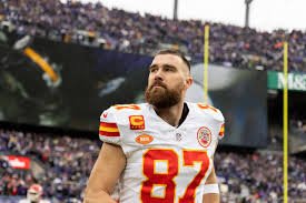 travis kelce body